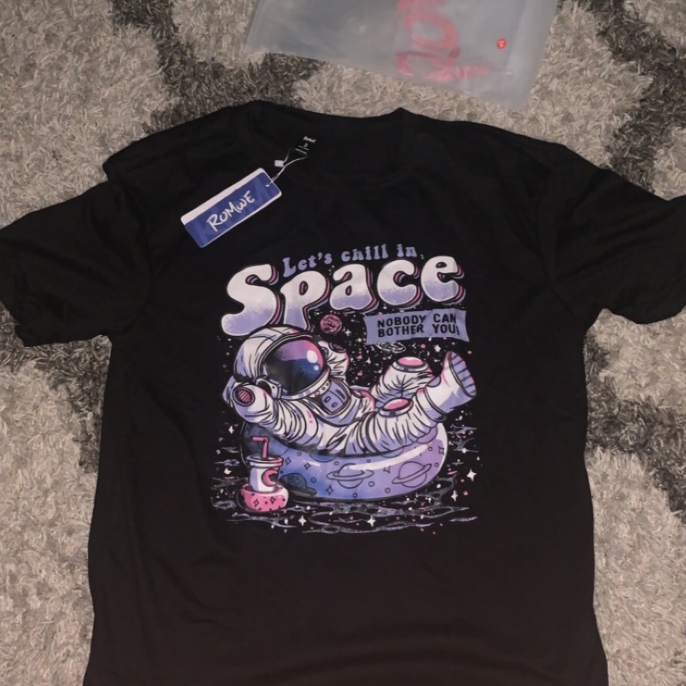 Graphic tee